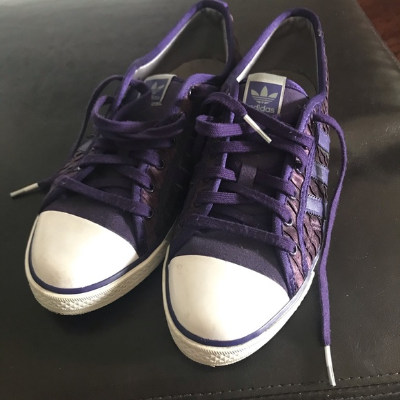 adidas Shoes - Adidas sleek style sneakers